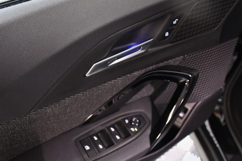 BMW X1 18d S-Drive 2.0 136 BVA7 X-Line GPS Virtual Hayon Attelage Caméra LED Limiteur JA 19 M-Sport – photo 15