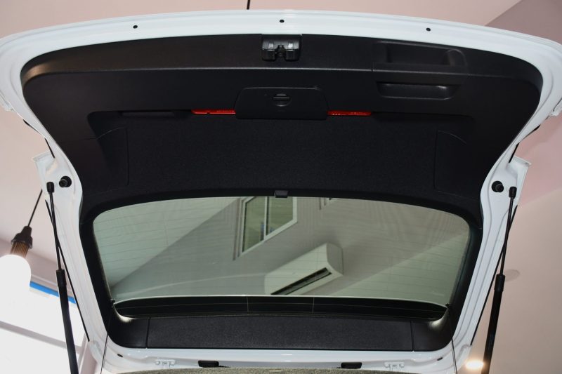 Volkswagen Tiguan R-Line 2.0 TDI 200 DSG 4Motion GPS Virtual ACC Front Lane DCC ACC Car Play Caméra Attelage IQ Light JA 20 – photo 19