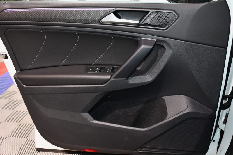 Volkswagen Tiguan R-Line 2.0 TDI 200 DSG 4Motion GPS Virtual ACC Front Lane DCC ACC Car Play Caméra Attelage IQ Light JA 20 – photo 23