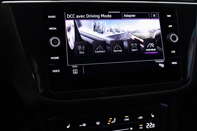 Volkswagen Tiguan R-Line 2.0 TDI 200 DSG 4Motion GPS Virtual ACC Front Lane DCC ACC Car Play Caméra Attelage IQ Light JA 20 – photo 28