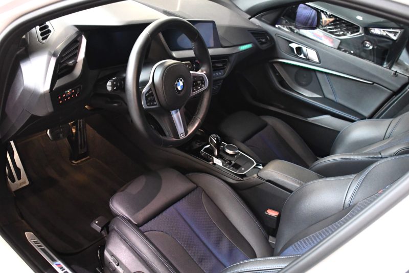 BMW 120iA 178 M-Sport DKG7 GPS Virtual Car Play Mode LED Lumière d’Ambiance Régulateur Semi Cuir JA 18 – photo 4