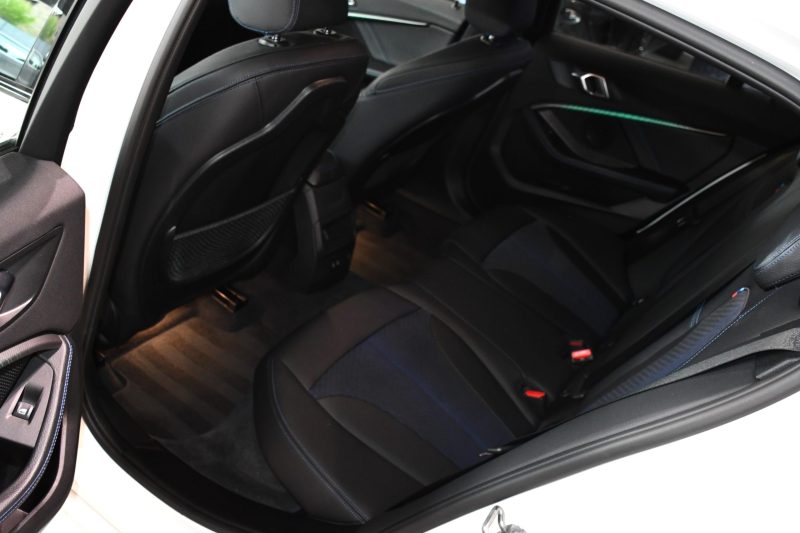 BMW 120iA 178 M-Sport DKG7 GPS Virtual Car Play Mode LED Lumière d’Ambiance Régulateur Semi Cuir JA 18 – photo 6