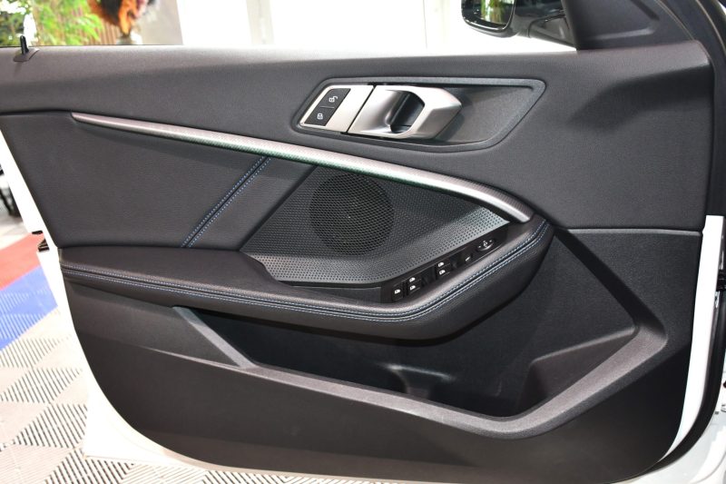 BMW 120iA 178 M-Sport DKG7 GPS Virtual Car Play Mode LED Lumière d’Ambiance Régulateur Semi Cuir JA 18 – photo 10