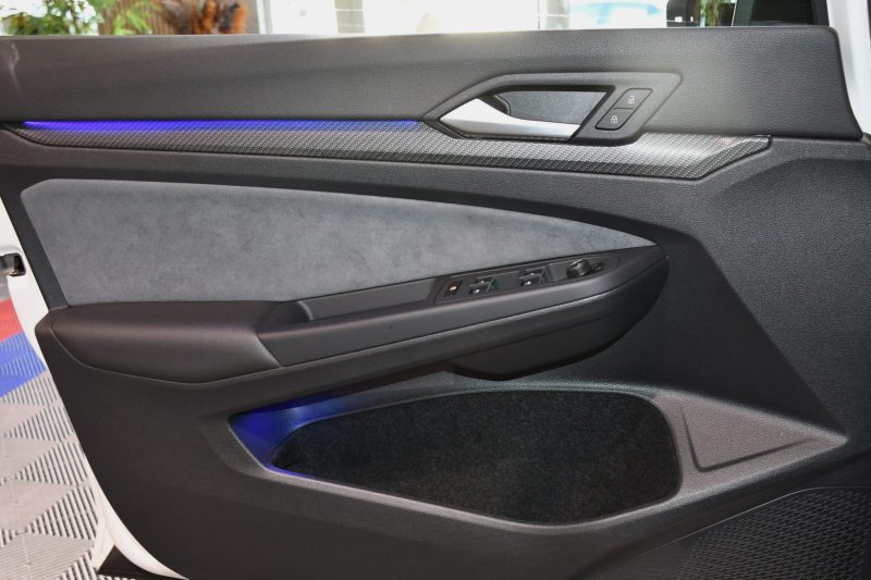 Volkswagen Golf 8 R-Line 1.5 eTSI 150 DSG GPS Virtual Caméra TO IQ Light Harman Kardon Mode Car Play Lane Front JA 18 – photo 24