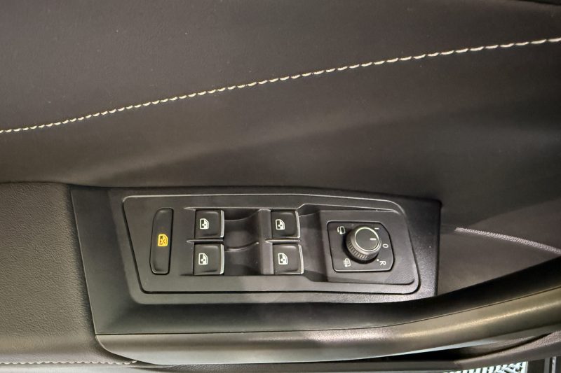 Volkswagen T-Roc R-Line 2.0 TDI 150 DSG GPS Virtual Caméra IQ Light Clim Bi-zone Car Play ACC Front Lane JA 17 Garantie Volkswagen 11/2027 ou 100.000 km – photo 13